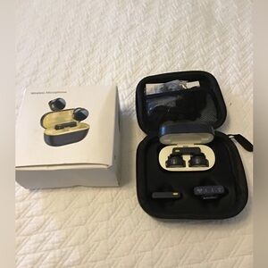 Wireless Lavalier Microphone for iPhone/Android/Laptop/iPad